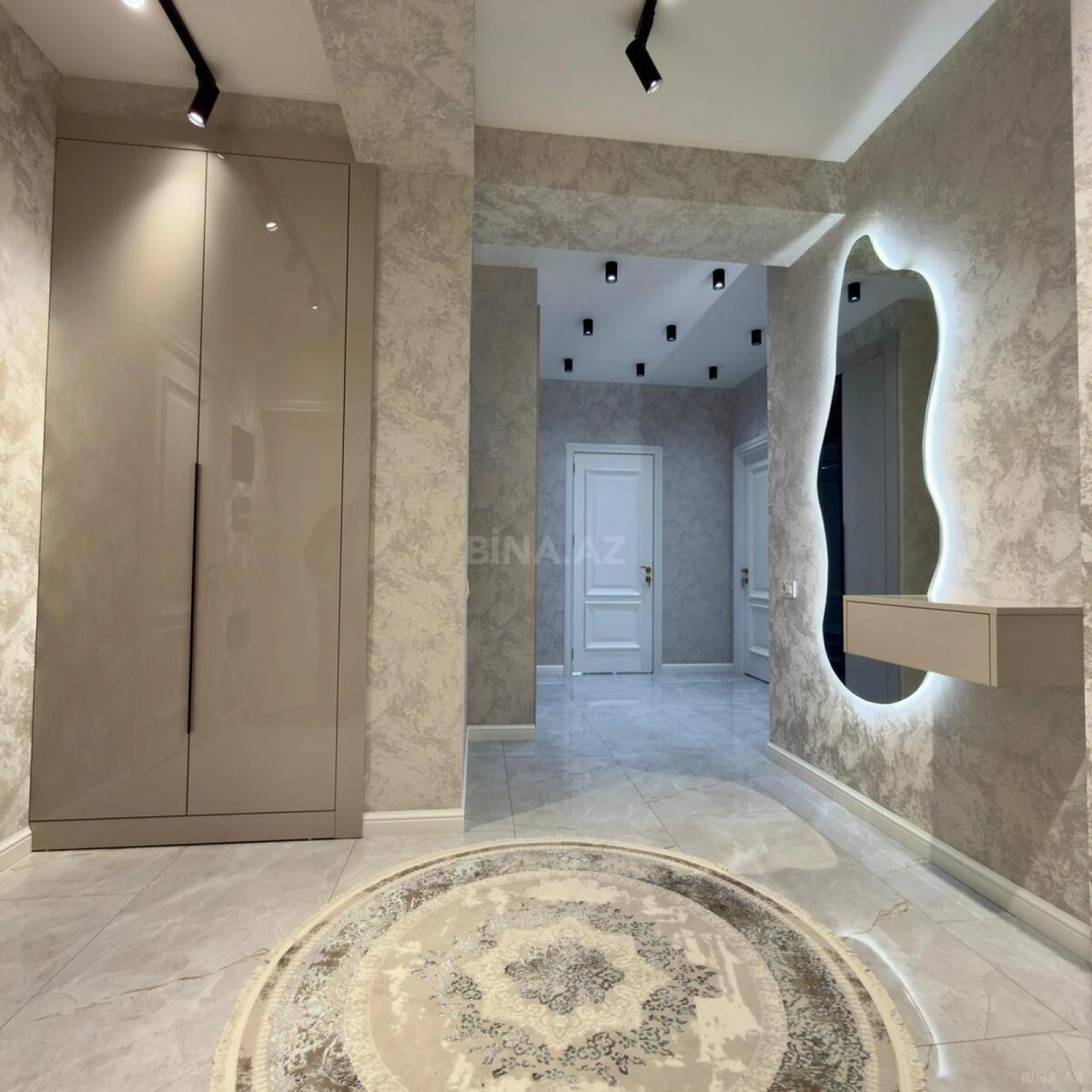 Satılır 3 otaqlı mənzil 125 m²