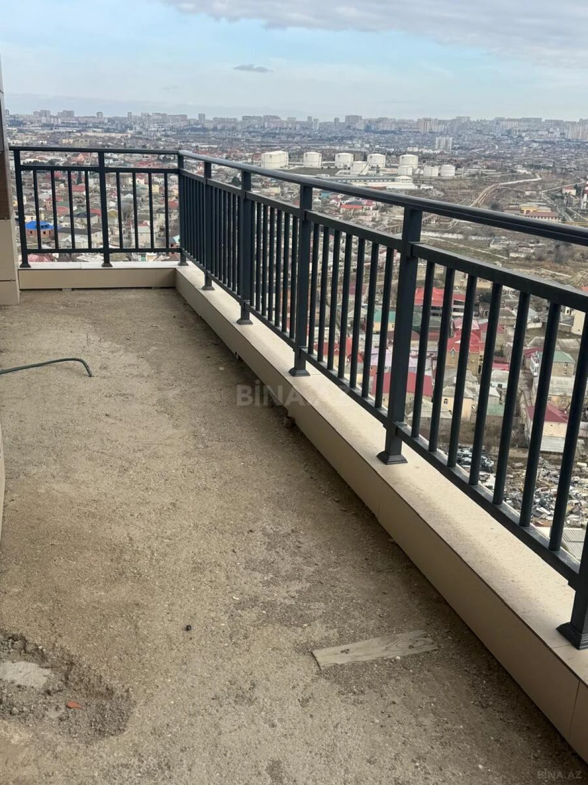 Satılır 3 otaqlı mənzil 157 m²