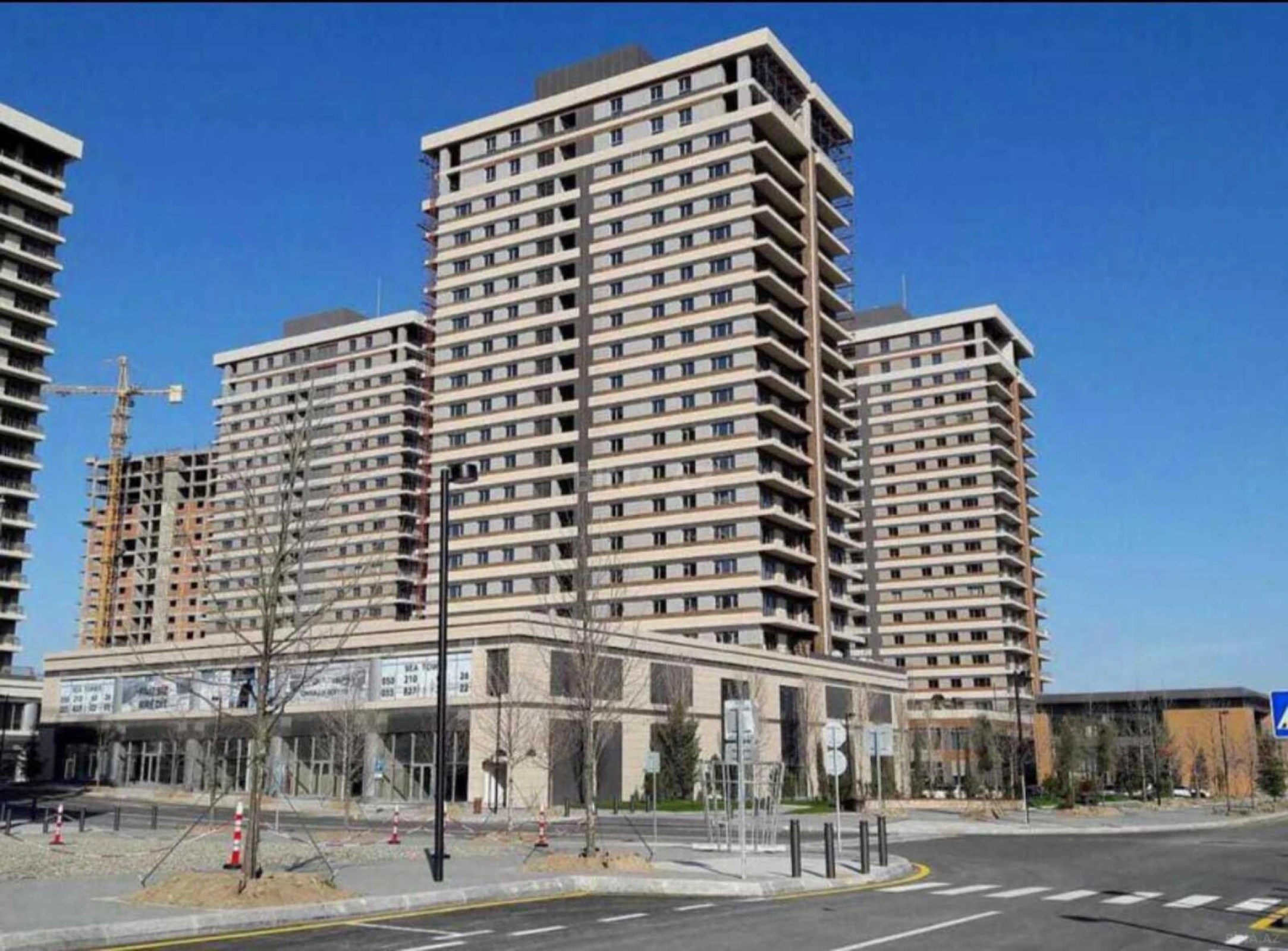 Satılır 3 otaqlı mənzil 157 m²