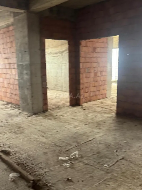 Satılır 3 otaqlı mənzil 157 m²