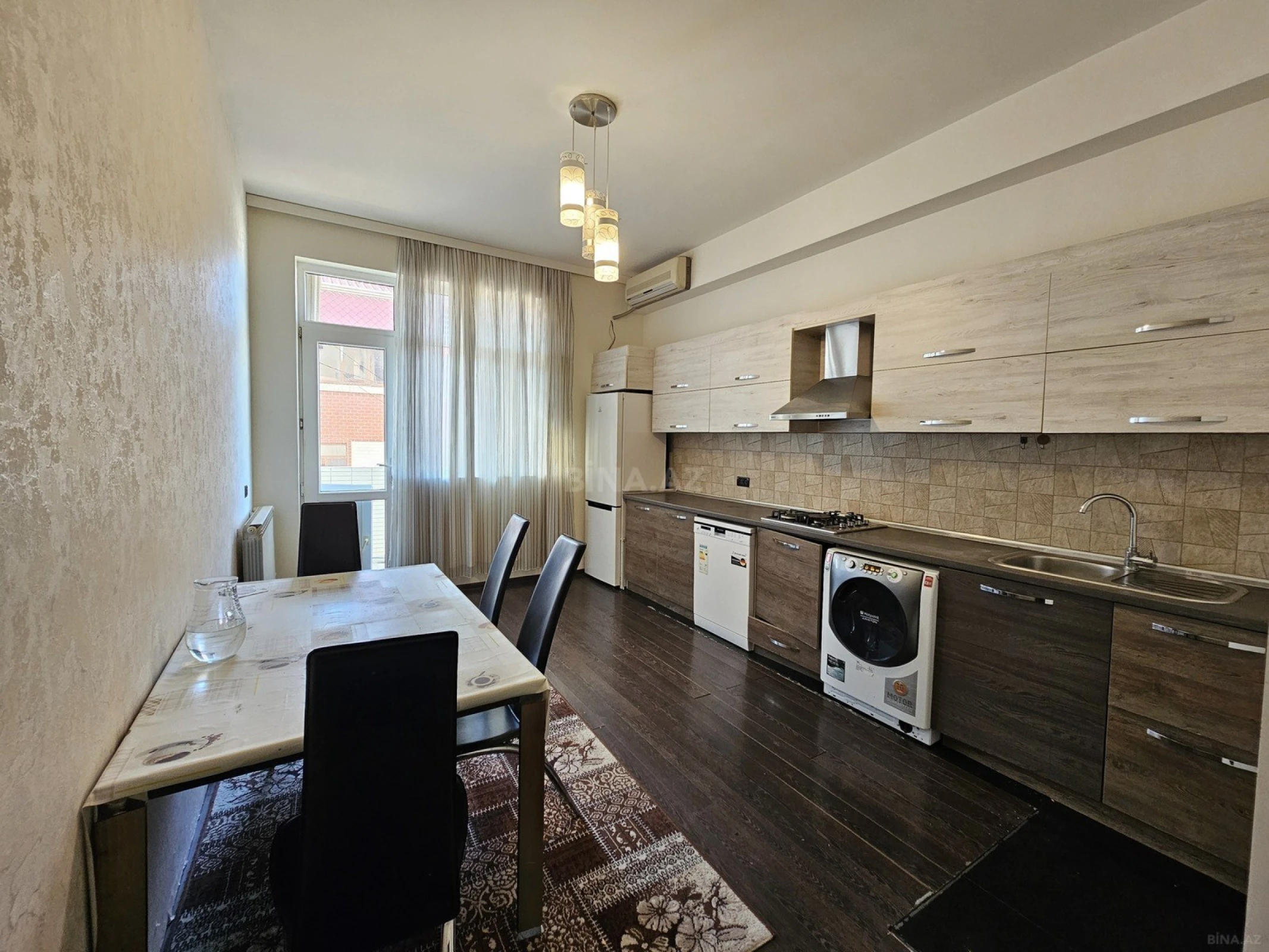 Satılır 3 otaqlı mənzil 150 m²