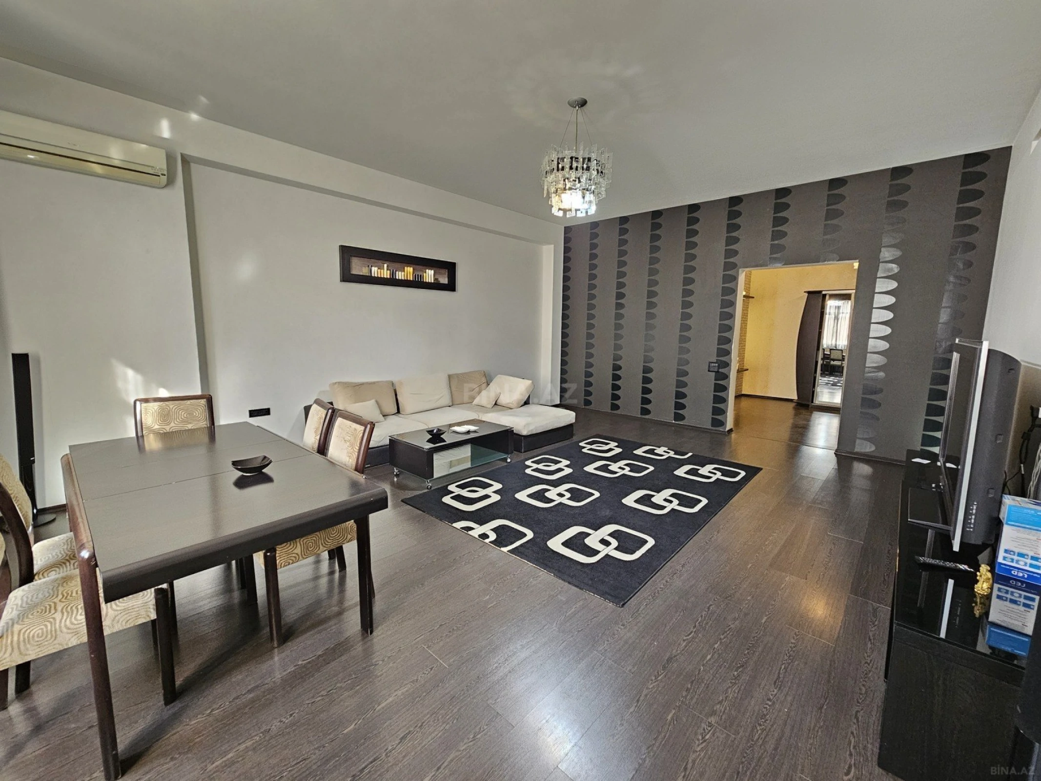 Satılır 3 otaqlı mənzil 150 m²