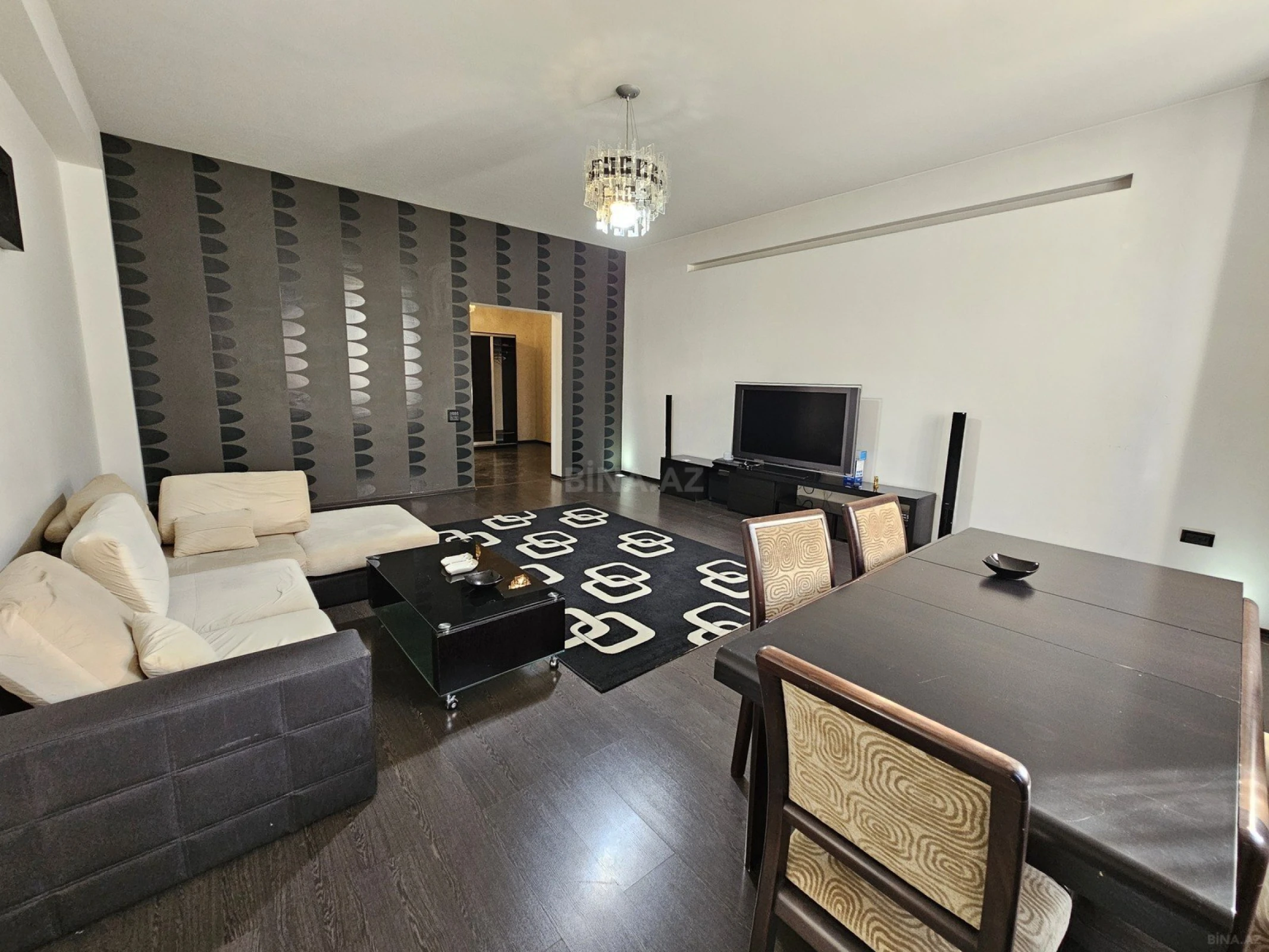 Satılır 3 otaqlı mənzil 150 m²