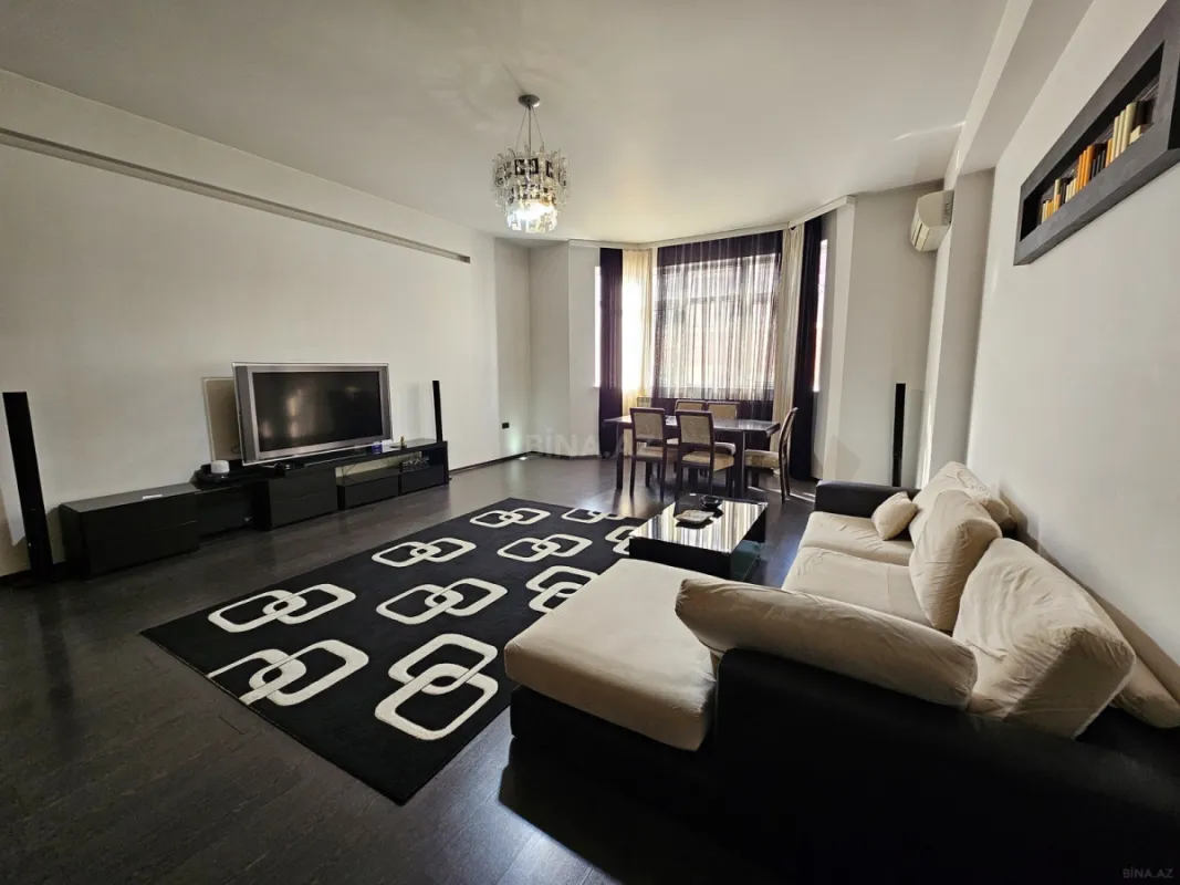 Satılır 3 otaqlı mənzil 150 m²