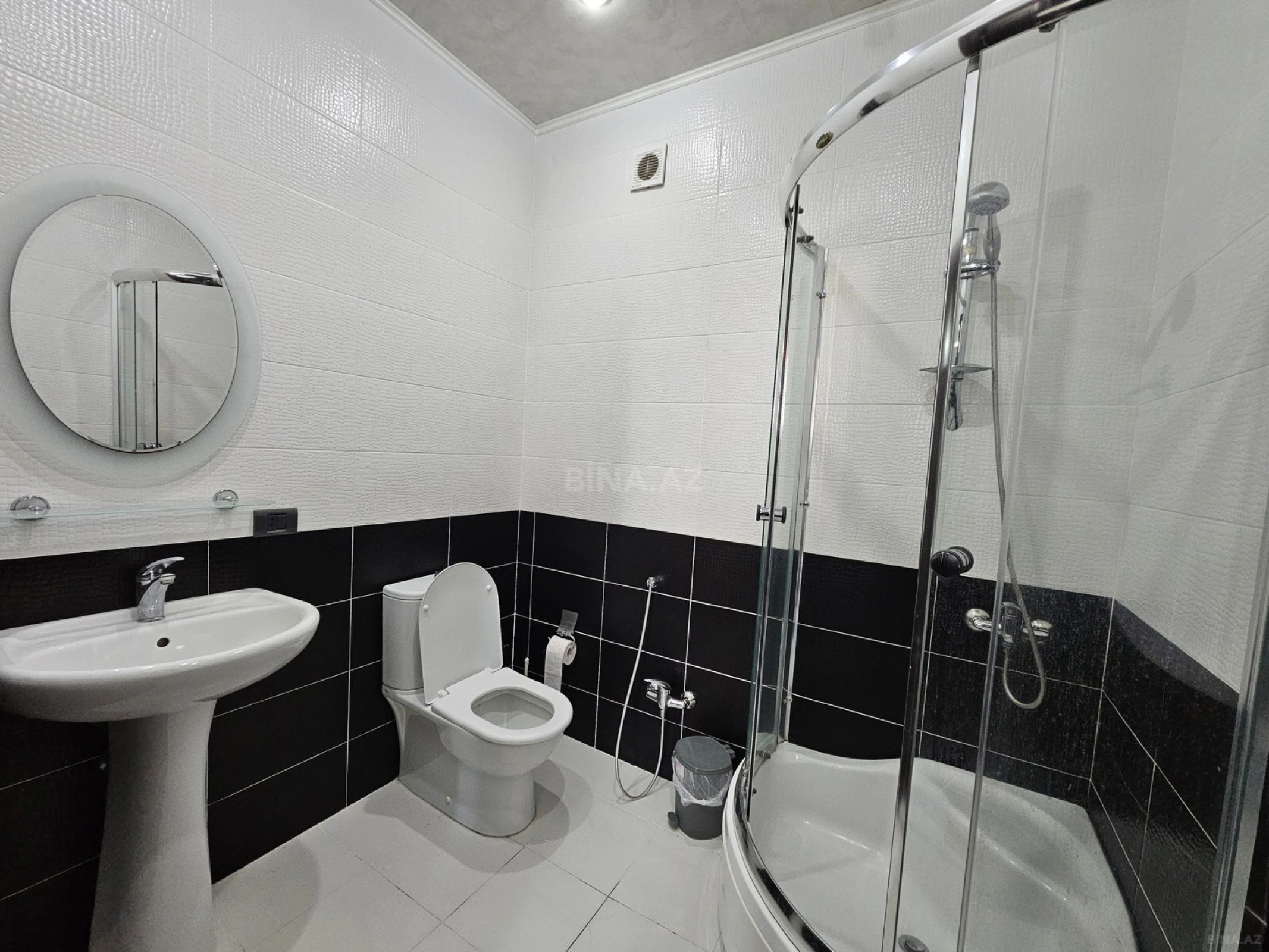 Satılır 3 otaqlı mənzil 150 m²