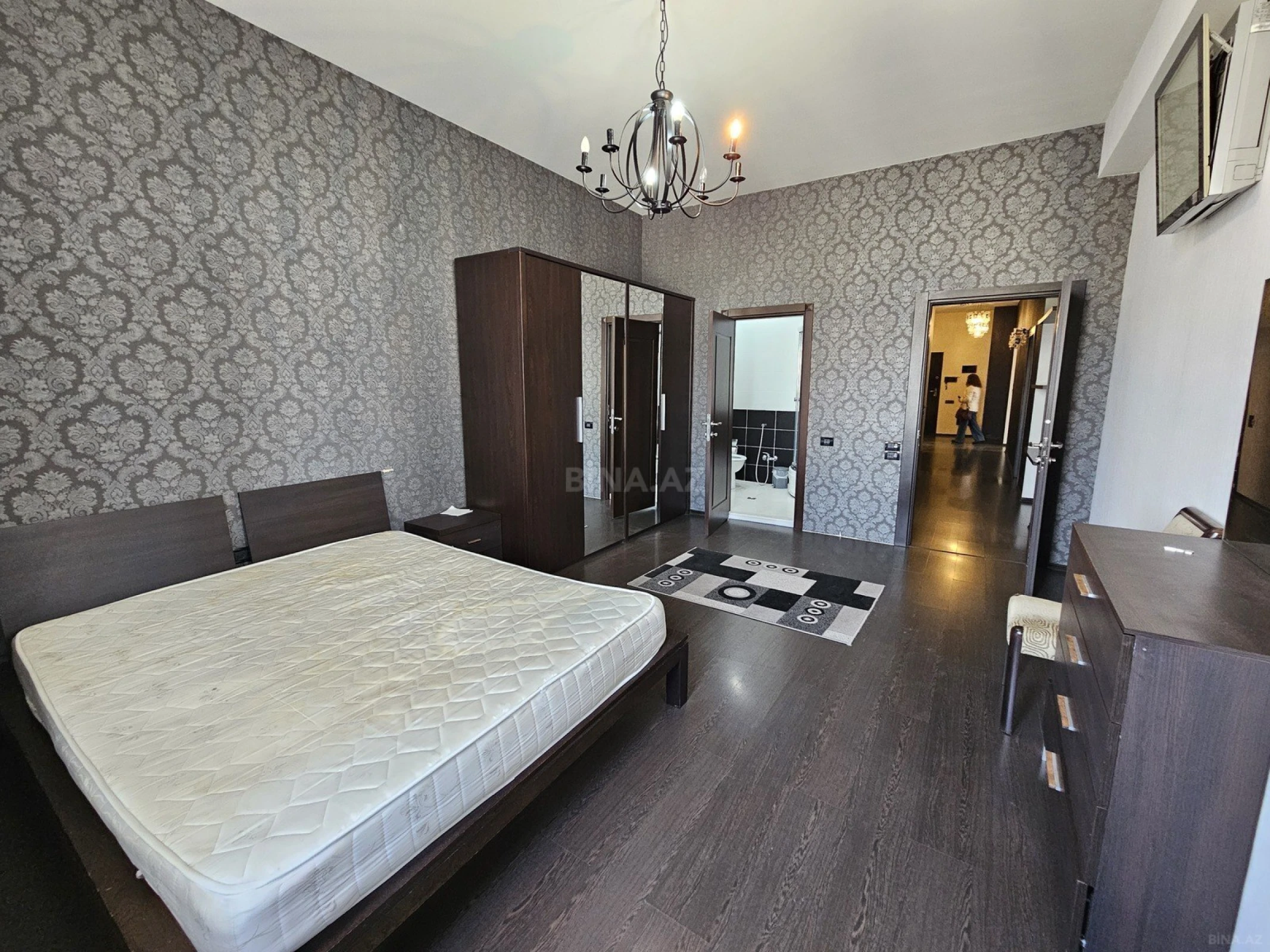 Satılır 3 otaqlı mənzil 150 m²