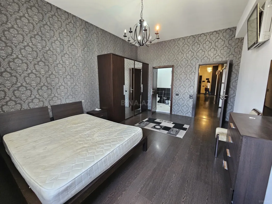 Satılır 3 otaqlı mənzil 150 m²