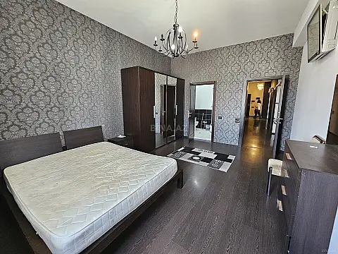 Satılır 3 otaqlı mənzil 150 m²