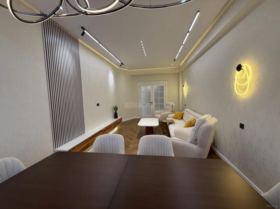 Satılır 3 otaqlı mənzil 120 m²