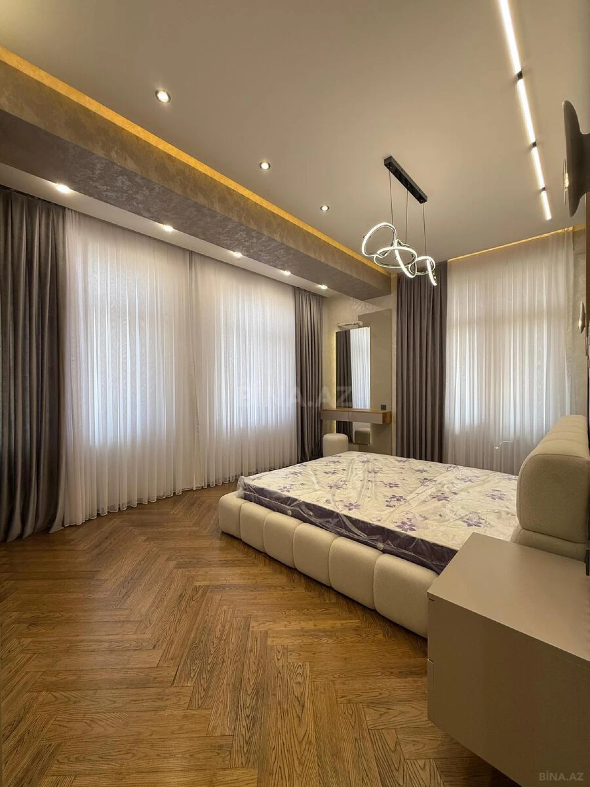 Satılır 3 otaqlı mənzil 120 m²