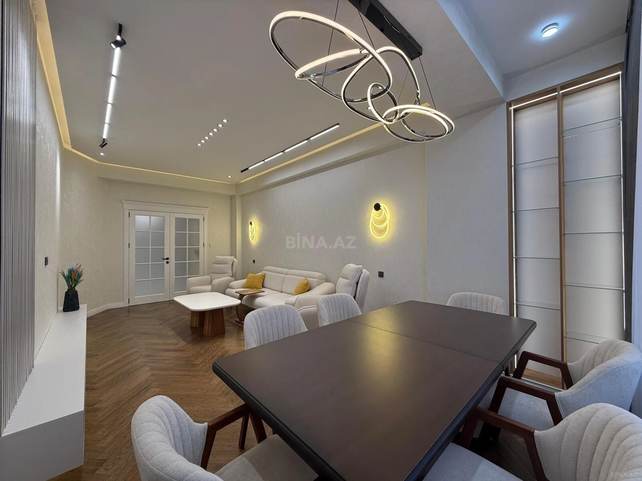 Satılır 3 otaqlı mənzil 120 m²
