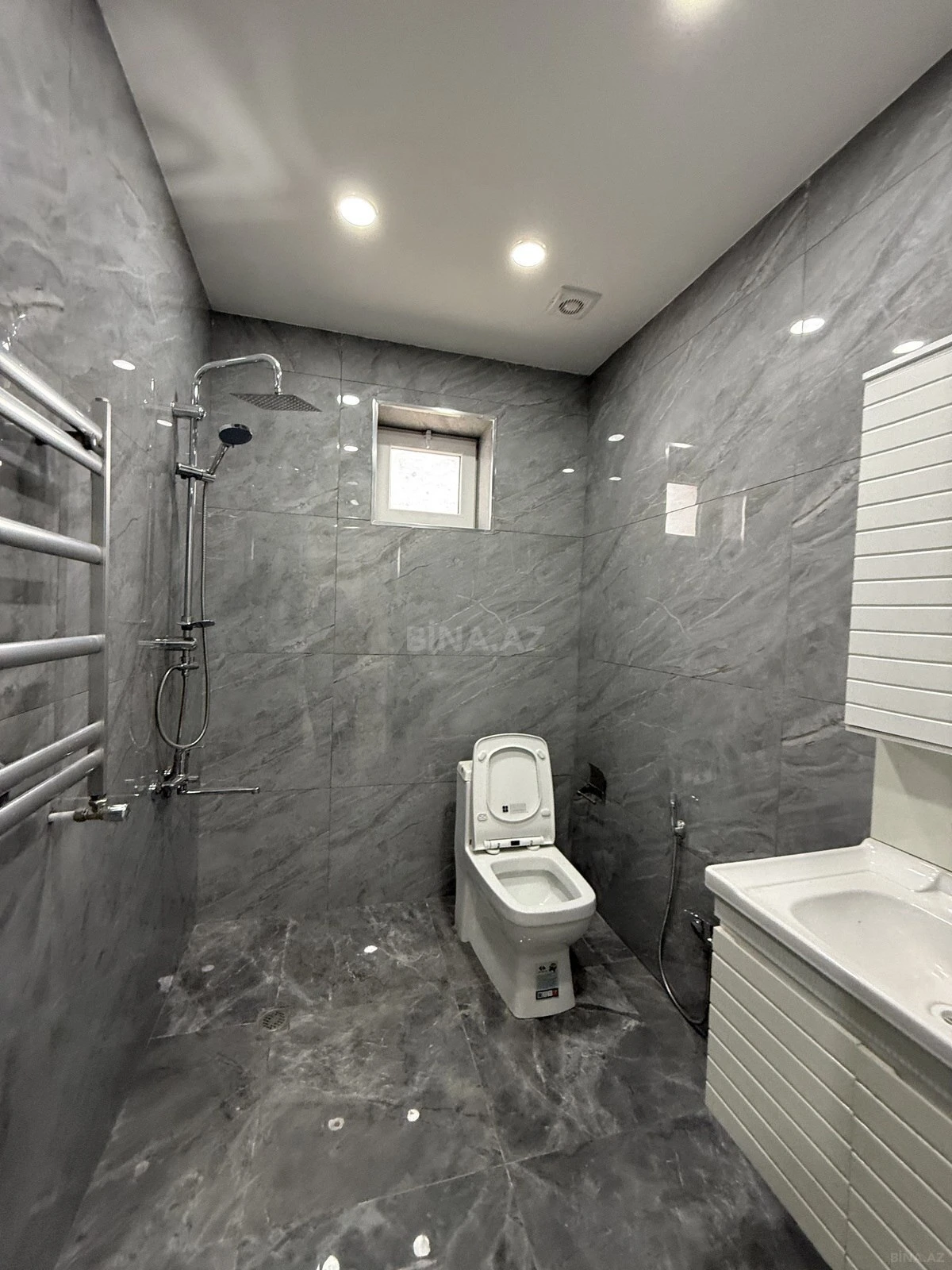 Satılır 4 otaqlı həyət evi 130 m²