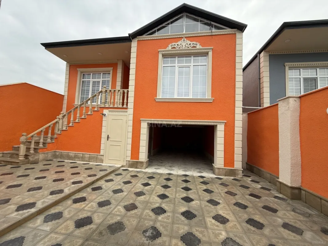 Satılır 4 otaqlı həyət evi 130 m²
