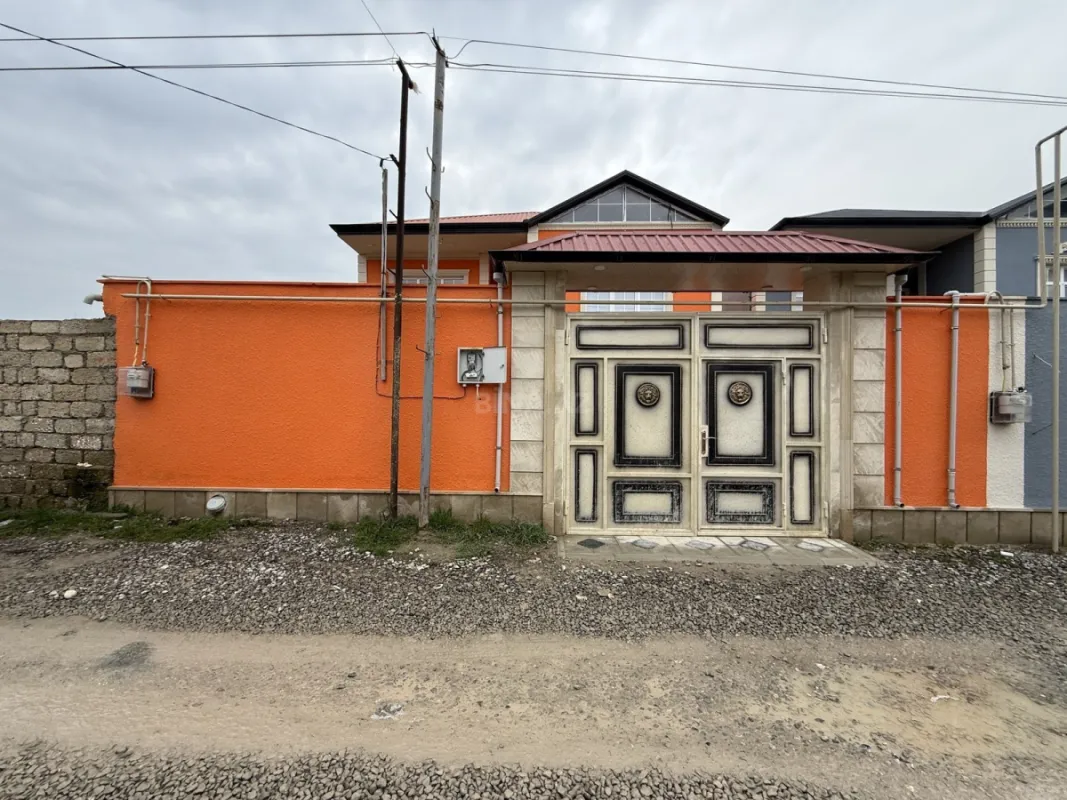 Satılır 4 otaqlı həyət evi 130 m²