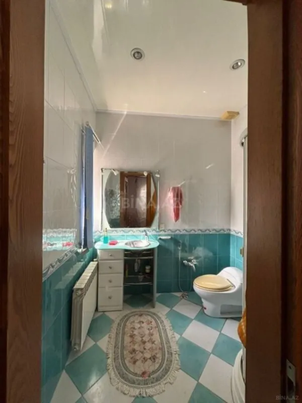 Satılır 10 otaqlı həyət evi 1200 m²