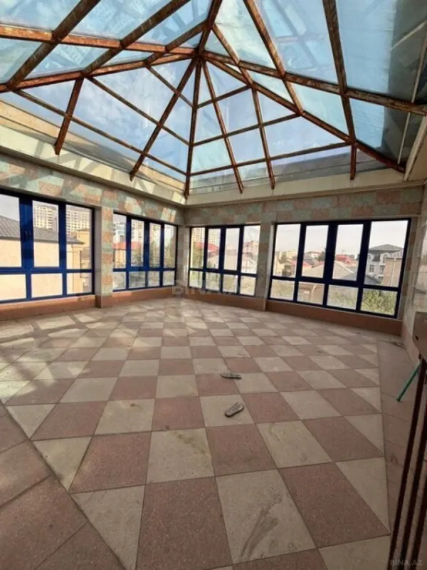 Satılır 10 otaqlı həyət evi 1200 m²