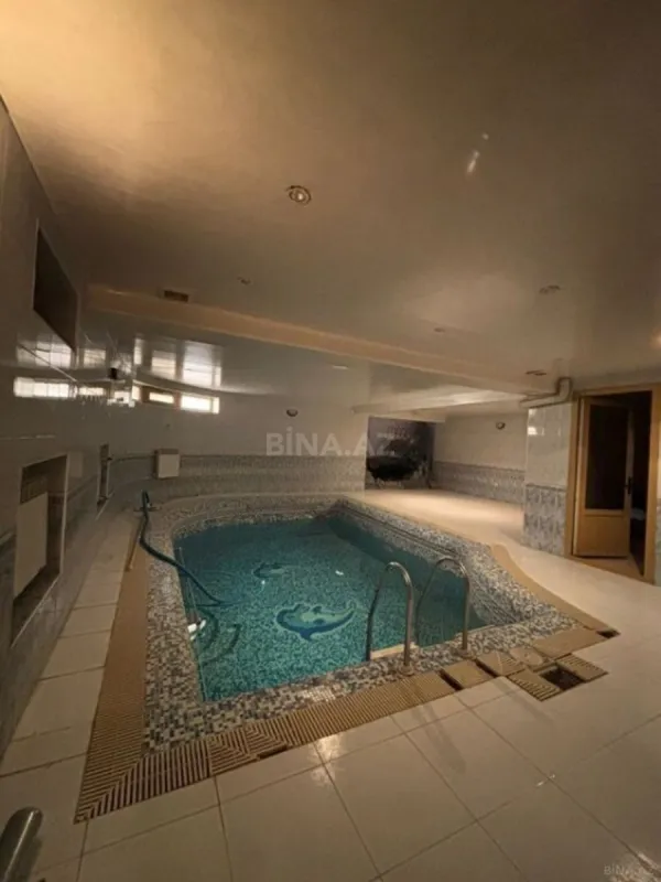 Satılır 10 otaqlı həyət evi 1200 m²