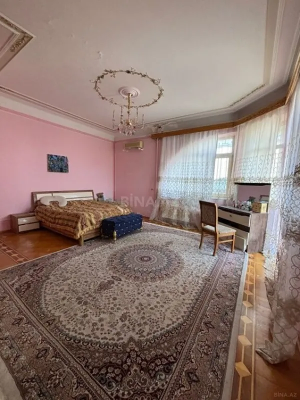 Satılır 10 otaqlı həyət evi 1200 m²