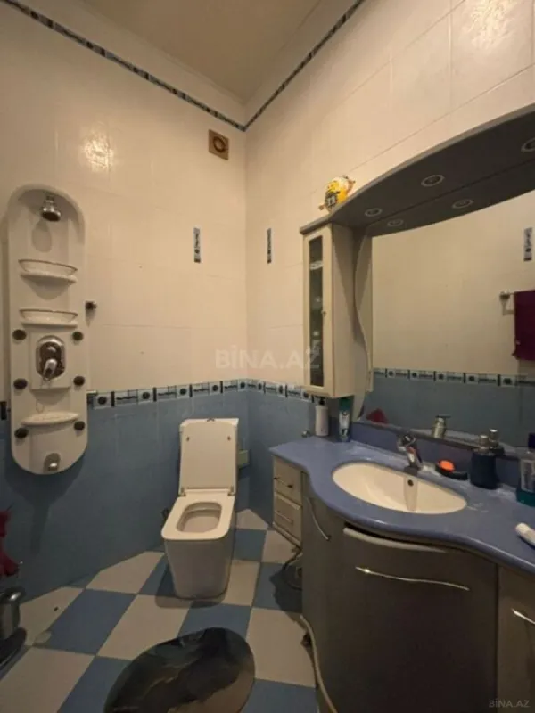 Satılır 10 otaqlı həyət evi 1200 m²