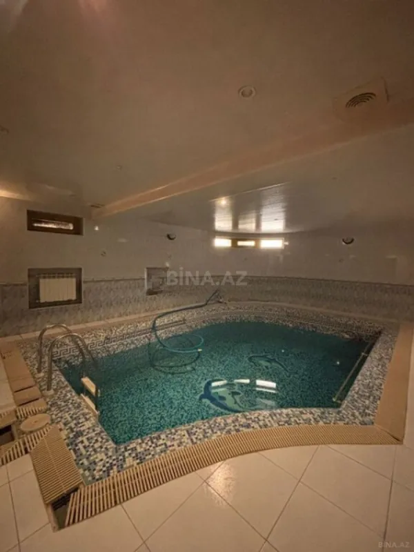 Satılır 10 otaqlı həyət evi 1200 m²