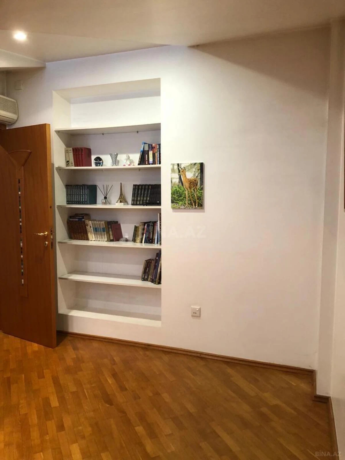 Kirayə verilir 4 otaqlı mənzil 110 m²