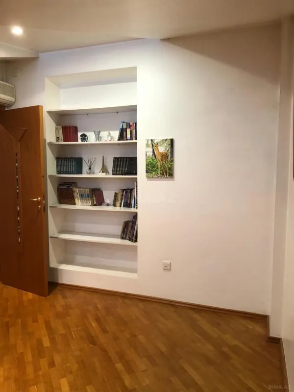 Kirayə verilir 4 otaqlı mənzil 110 m²