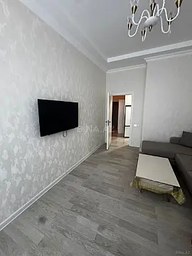 Kirayə verilir 2 otaqlı mənzil 74 m²