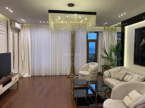 Kirayə verilir 3 otaqlı mənzil 167 m²