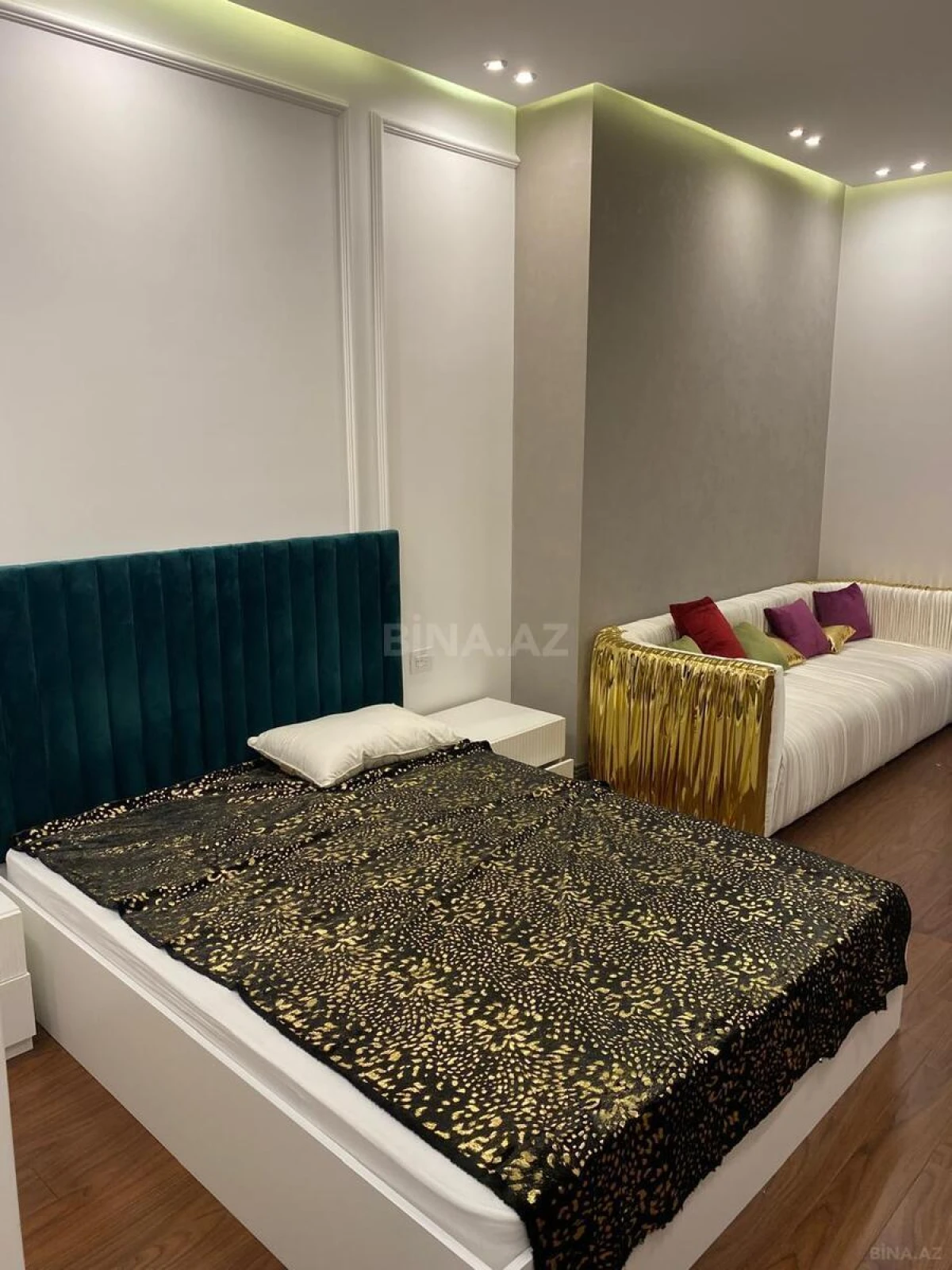 Kirayə verilir 3 otaqlı mənzil 167 m²
