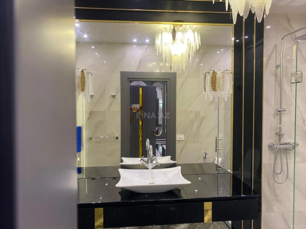 Kirayə verilir 3 otaqlı mənzil 167 m²