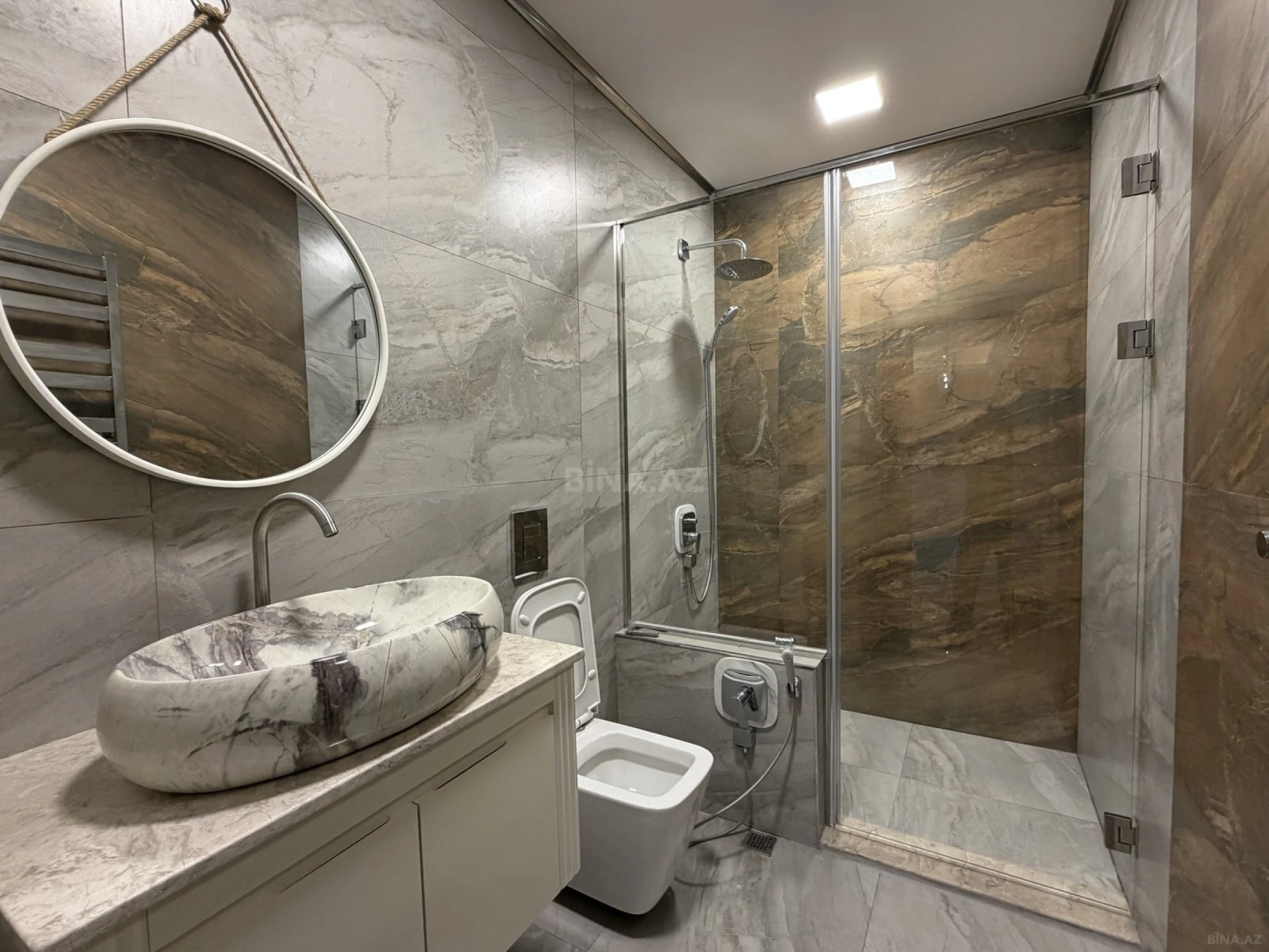 Satılır 2 otaqlı mənzil 85 m²