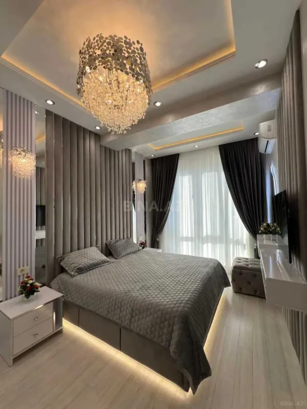 Satılır 4 otaqlı mənzil 217 m²