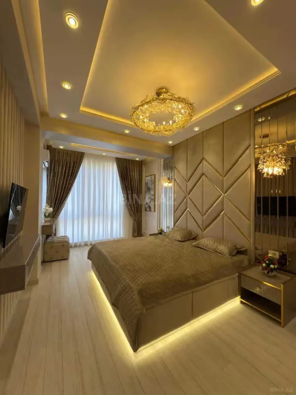 Satılır 4 otaqlı mənzil 217 m²