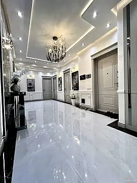 Satılır 4 otaqlı mənzil 217 m²