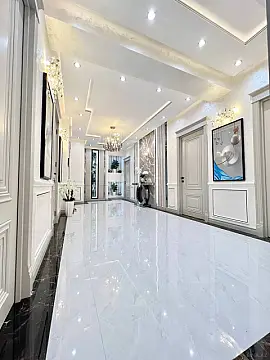 Satılır 4 otaqlı mənzil 217 m²