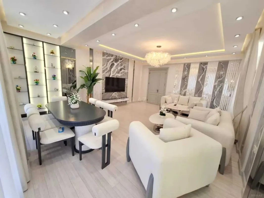 Satılır 4 otaqlı mənzil 217 m²