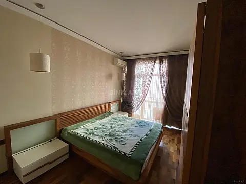 Satılır 3 otaqlı mənzil 130 m²