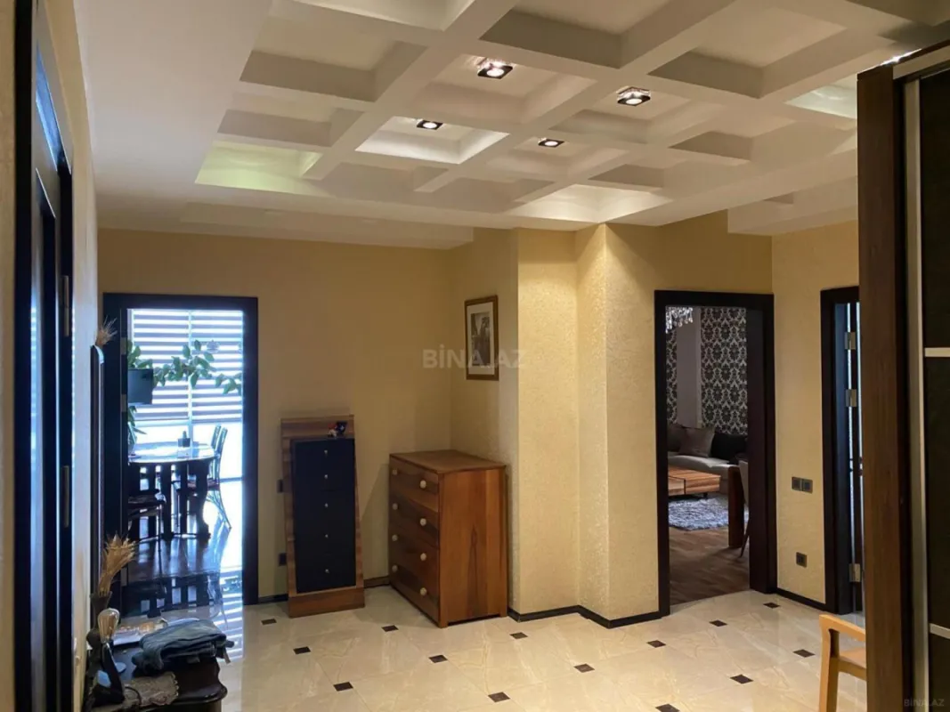 Satılır 3 otaqlı mənzil 130 m²