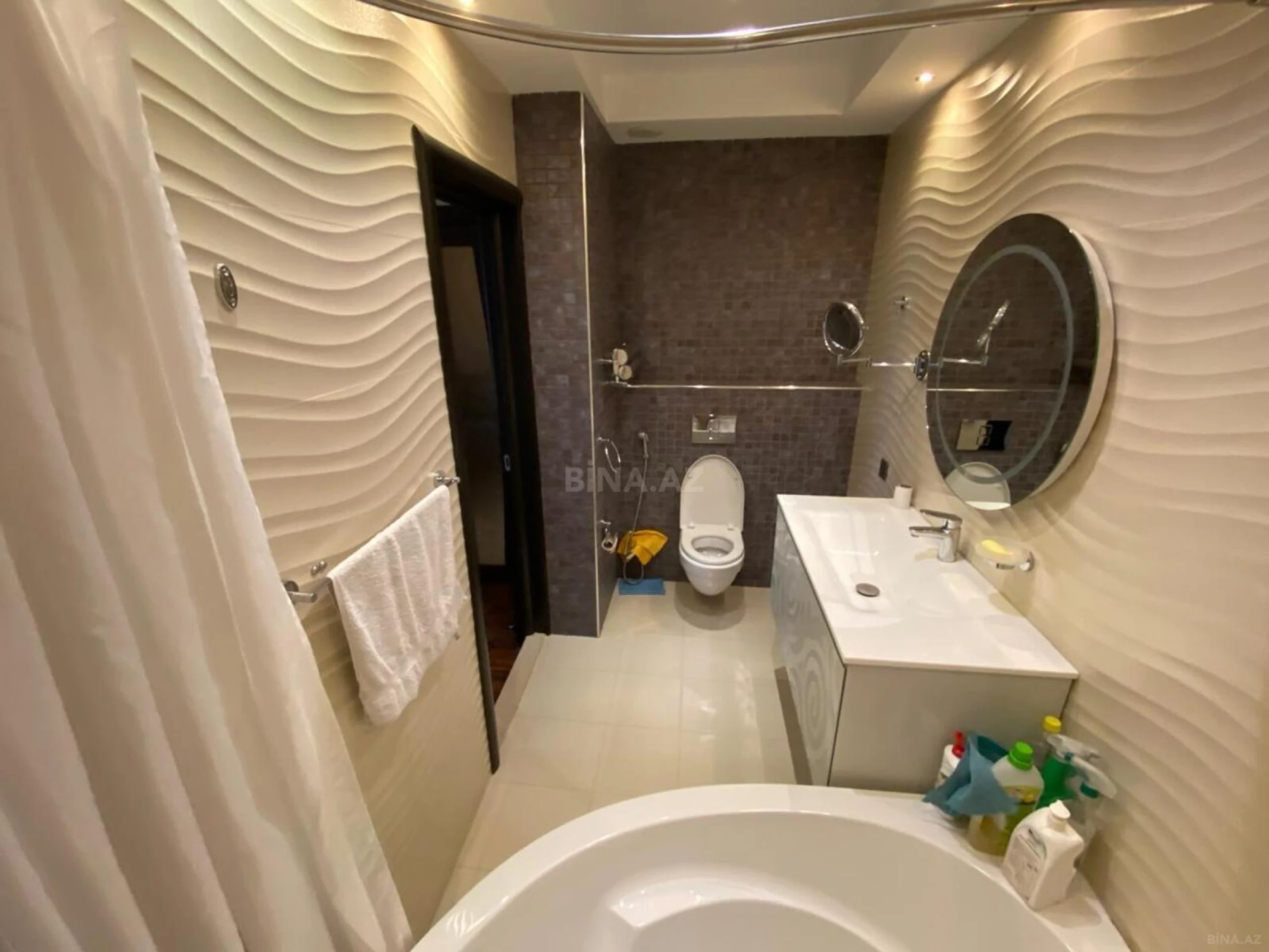 Satılır 3 otaqlı mənzil 130 m²