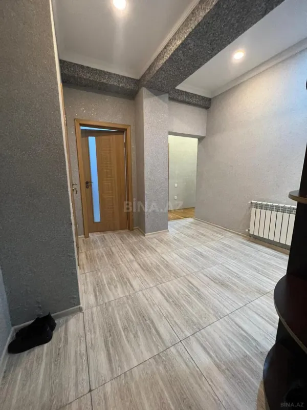 Satılır 2 otaqlı mənzil 76 m²