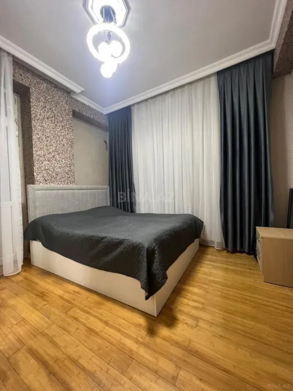 Satılır 2 otaqlı mənzil 76 m²