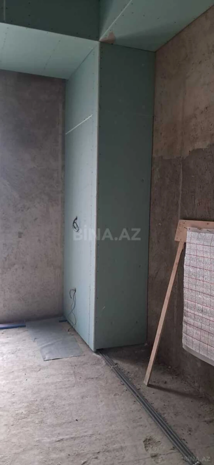 Satılır 3 otaqlı mənzil 173 m²