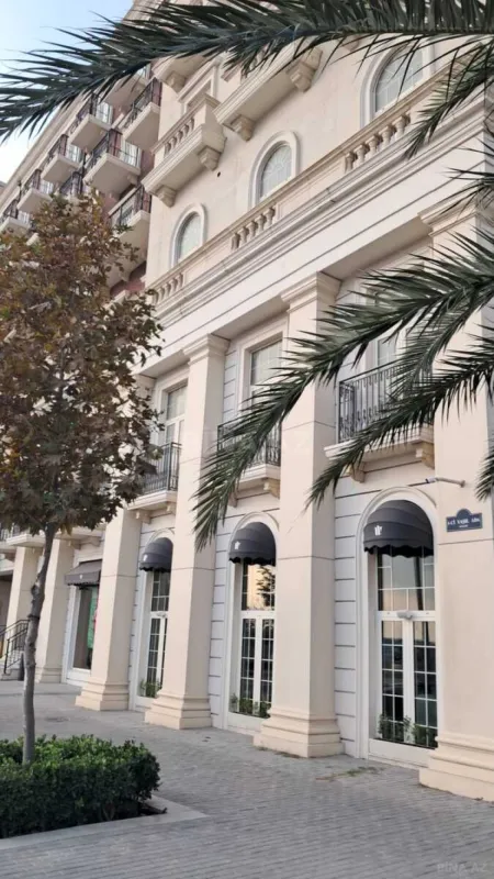 Satılır 3 otaqlı mənzil 173 m²