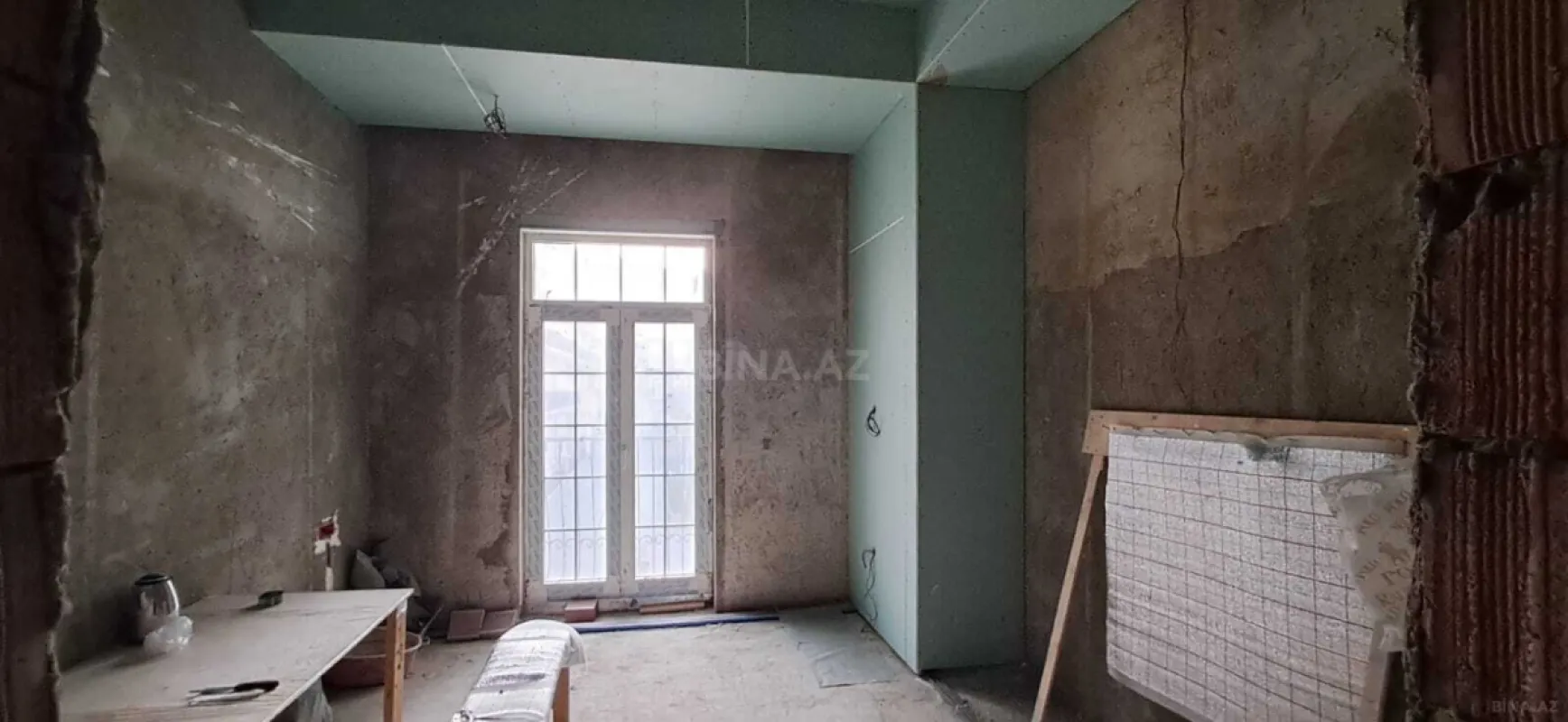 Satılır 3 otaqlı mənzil 173 m²