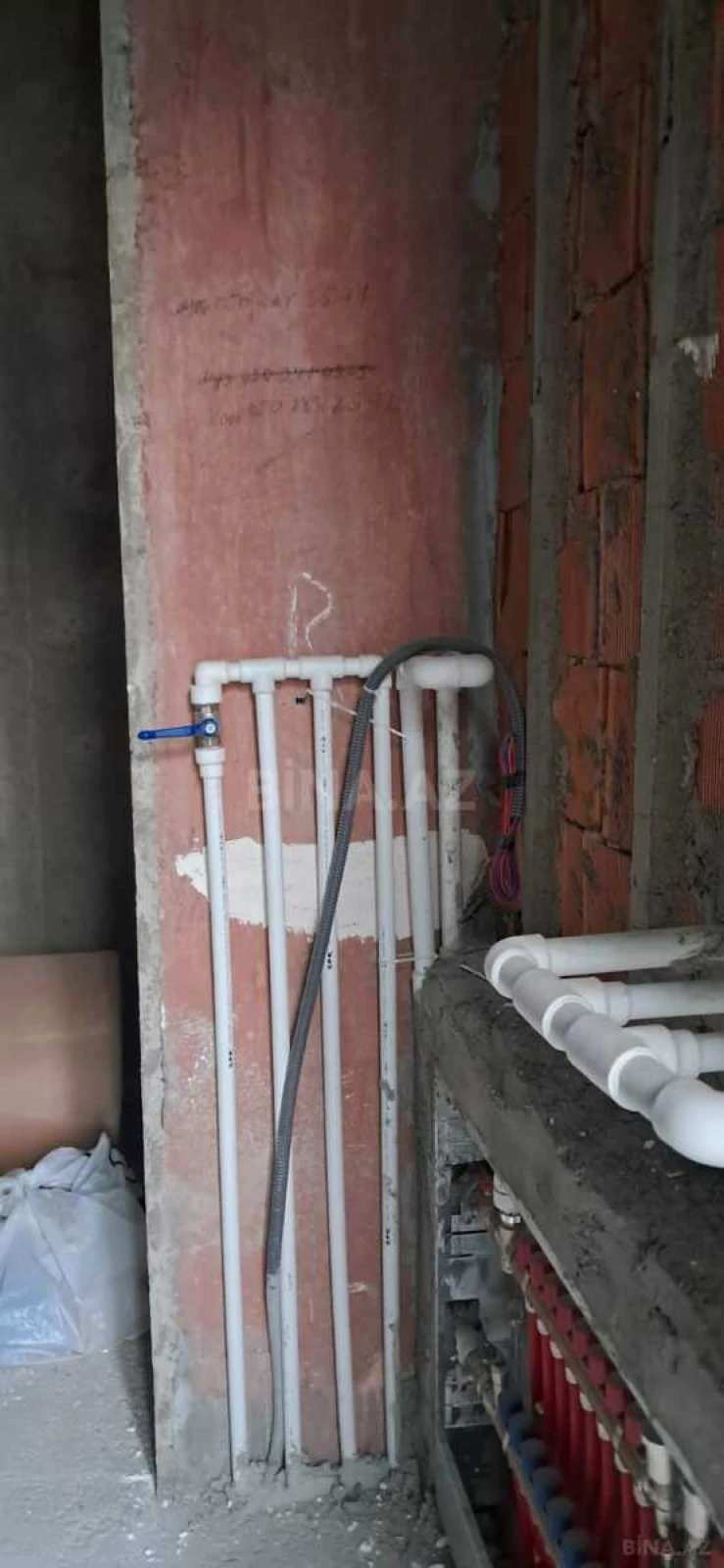 Satılır 3 otaqlı mənzil 173 m²