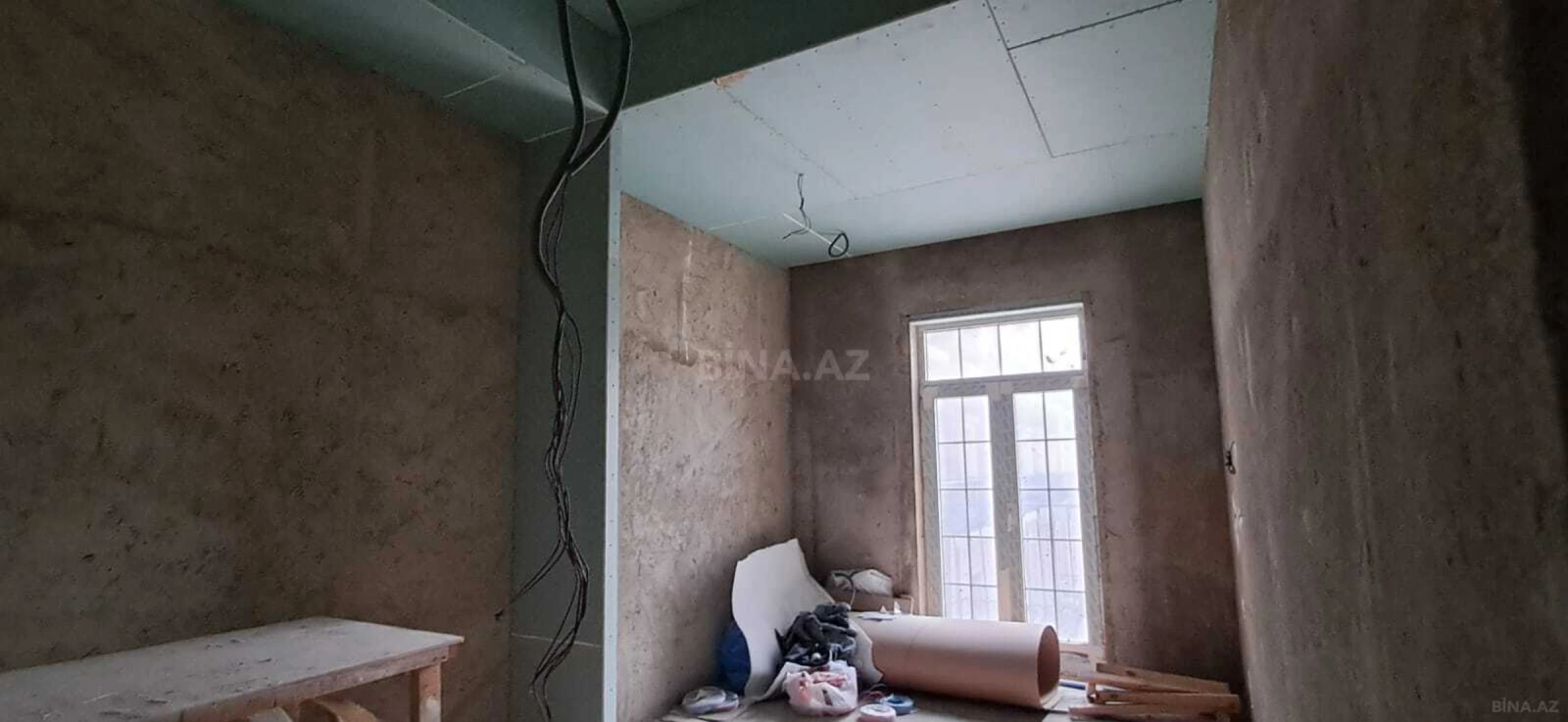 Satılır 3 otaqlı mənzil 173 m²