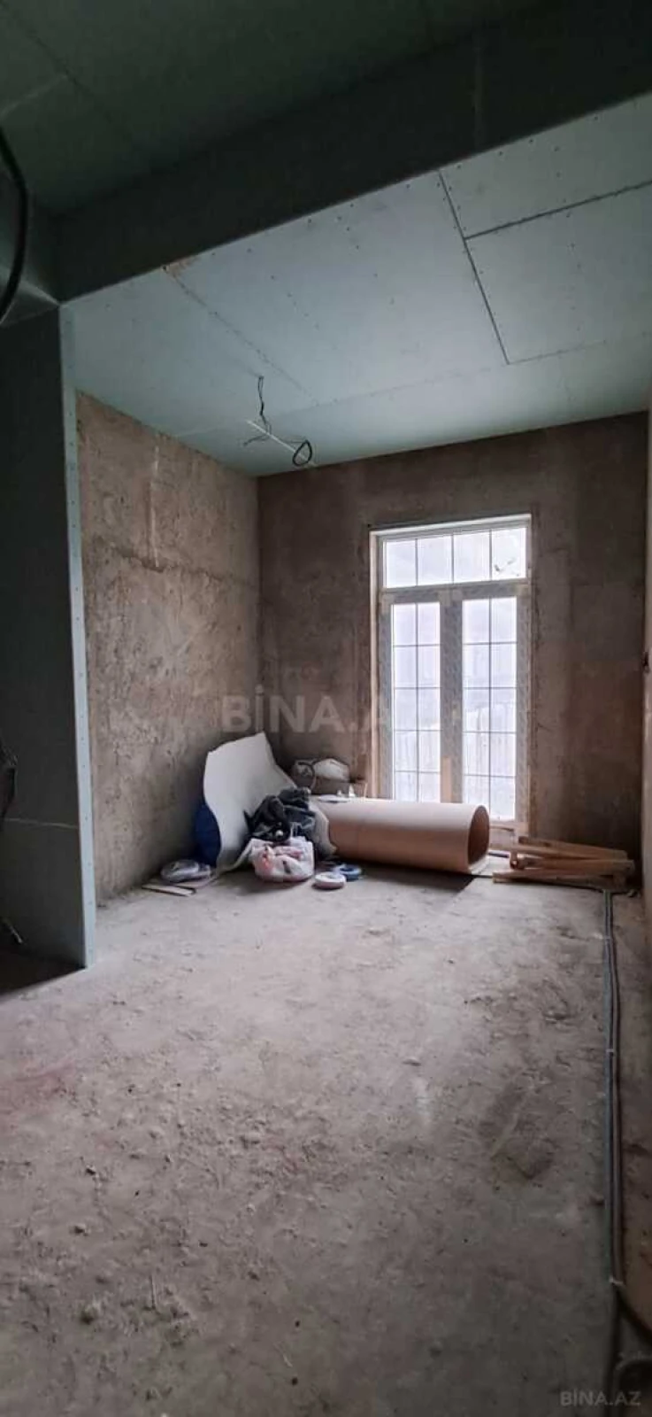 Satılır 3 otaqlı mənzil 173 m²
