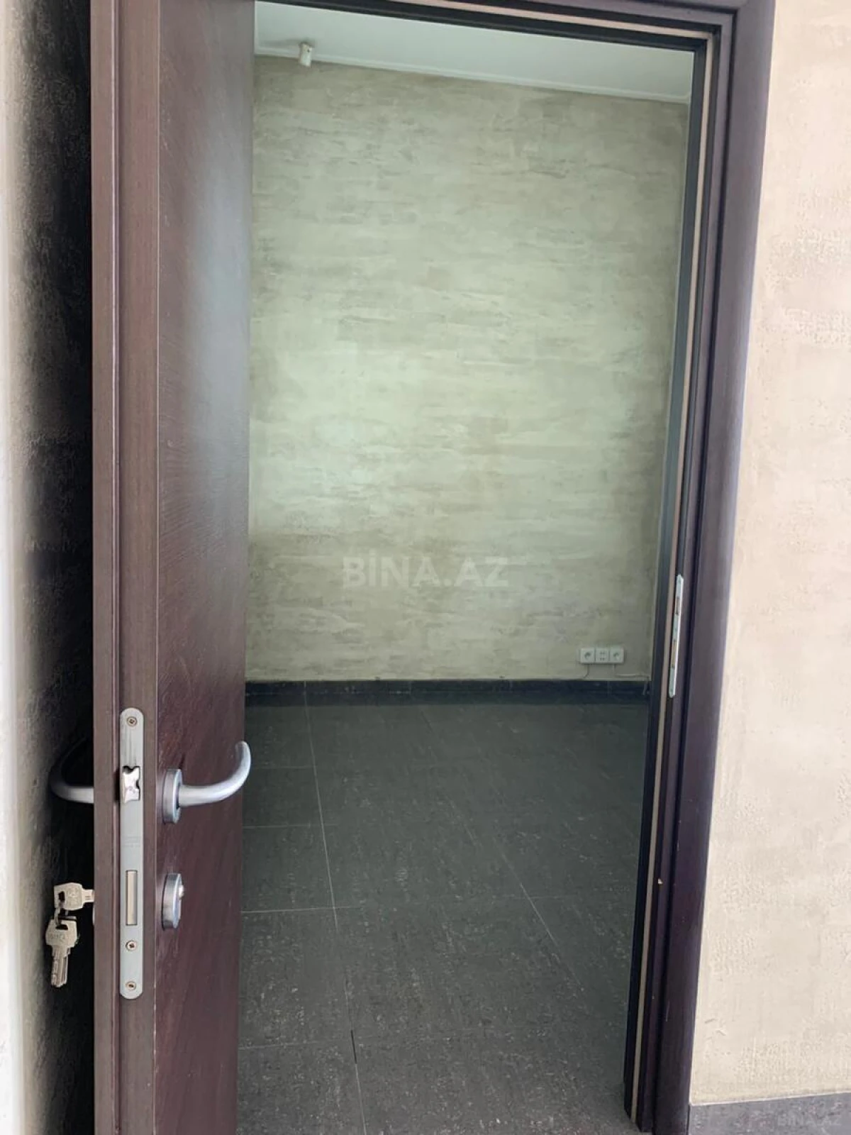 Kirayə verilir 10 otaqlı ofis 360 m²