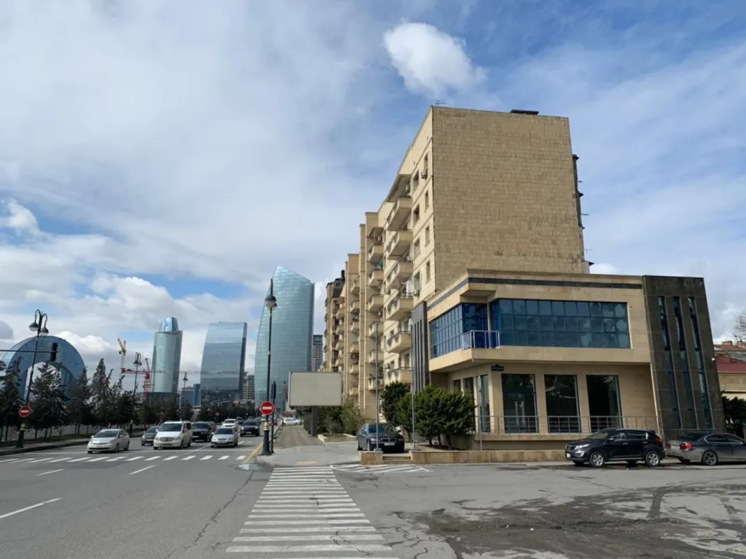 Kirayə verilir 10 otaqlı ofis 360 m²