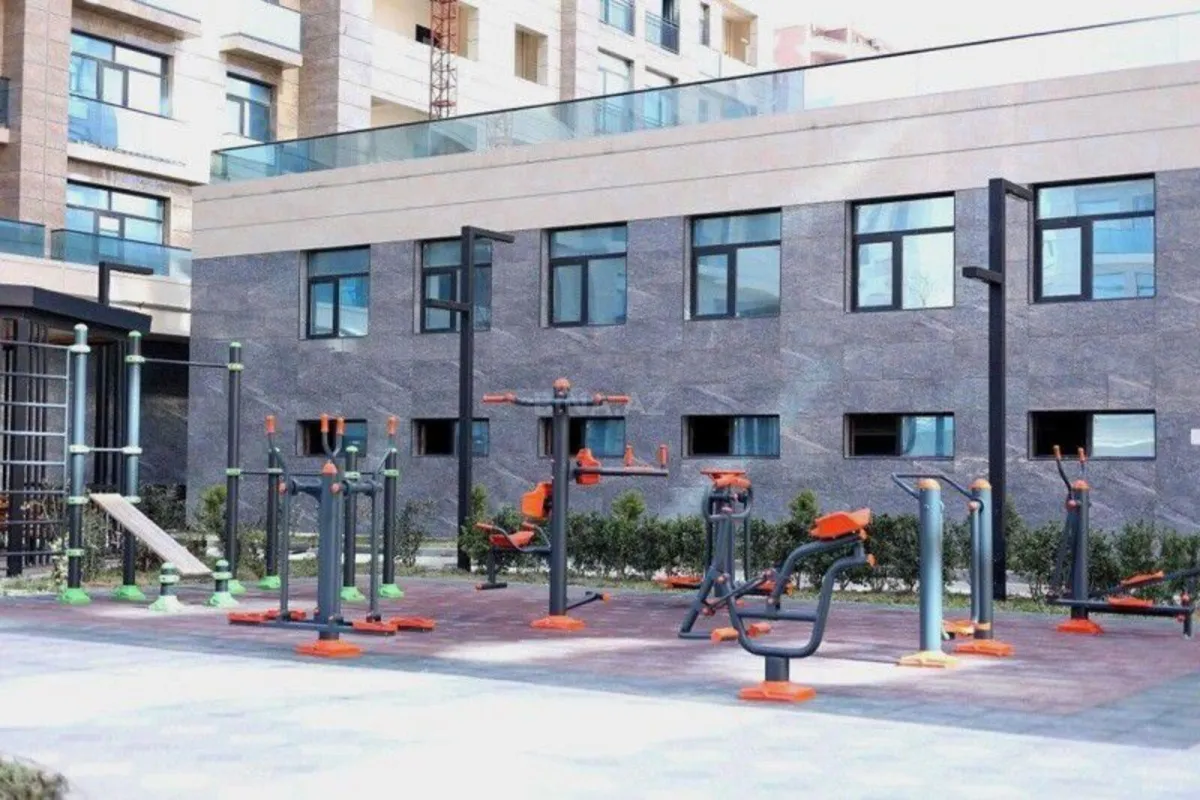 Satılır 3 otaqlı mənzil 118.5 m²